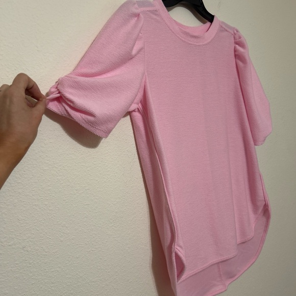 Crown & Ivy Pink Ribbed Short Puff Sleeve Blouse with Knotted Detail - Picture 6 of 8